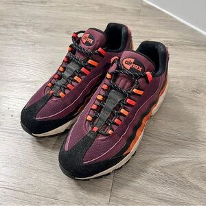 NIKE “AIR MAX”